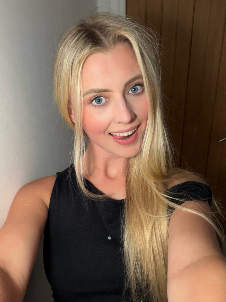 Lottie Lou Clarke mirror selfie